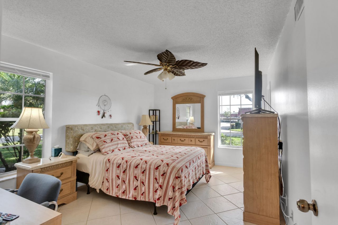 857 Worcester B Lane, Unit B, Lake Worth, FL 33467 Photo
