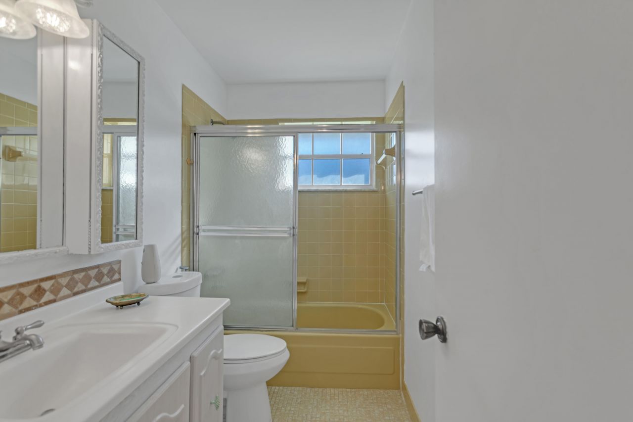 857 Worcester B Lane, Unit B, Lake Worth, FL 33467 Photo