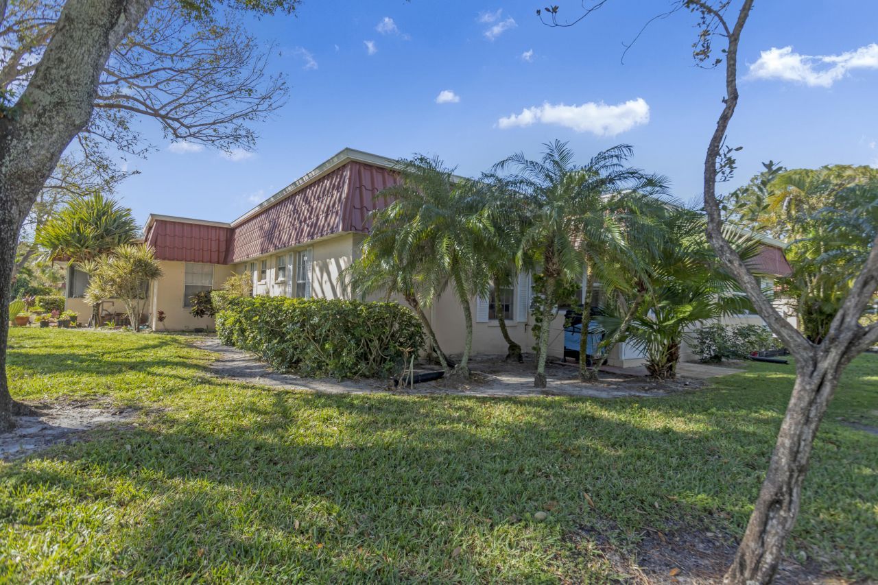 857 Worcester B Lane, Unit B, Lake Worth, FL 33467 Photo