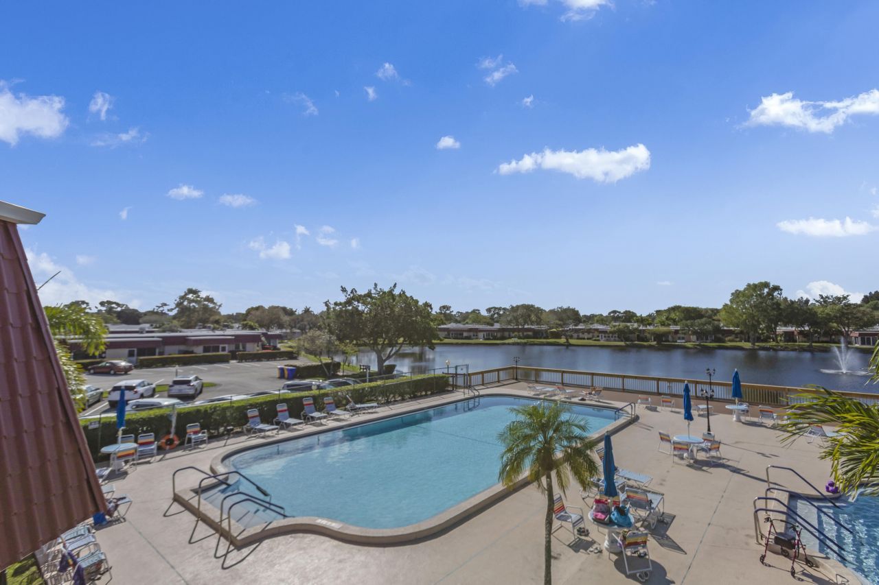 857 Worcester B Lane, Unit B, Lake Worth, FL 33467 Photo