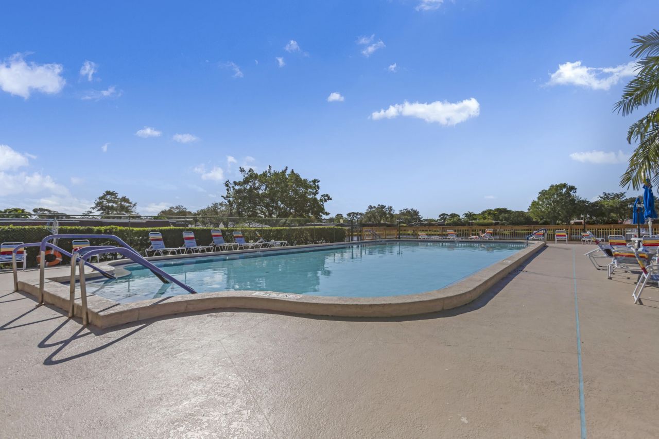 857 Worcester B Lane, Unit B, Lake Worth, FL 33467 Photo