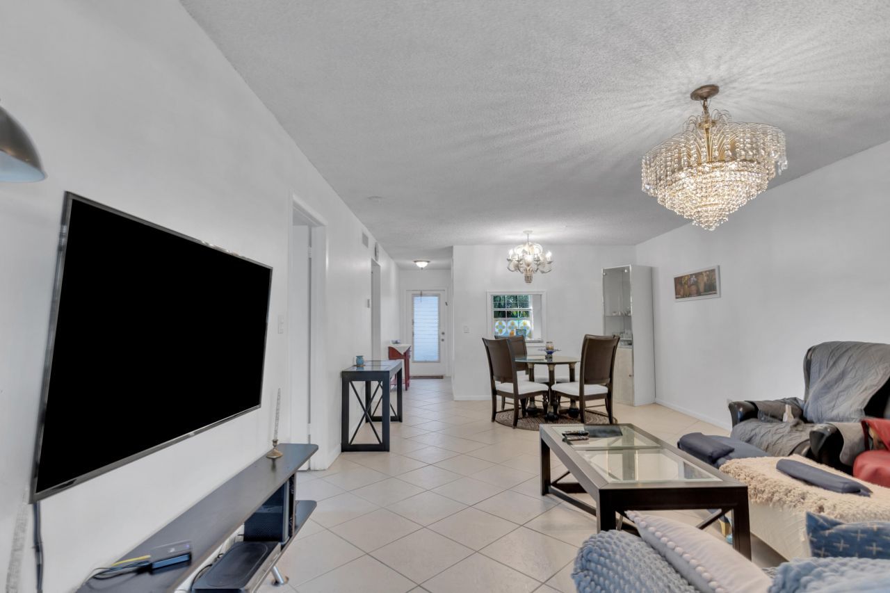 857 Worcester B Lane, Unit B, Lake Worth, FL 33467 Photo