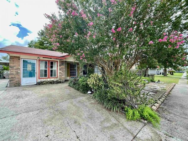 60 Kingsridge Loop, Houma, LA 70363