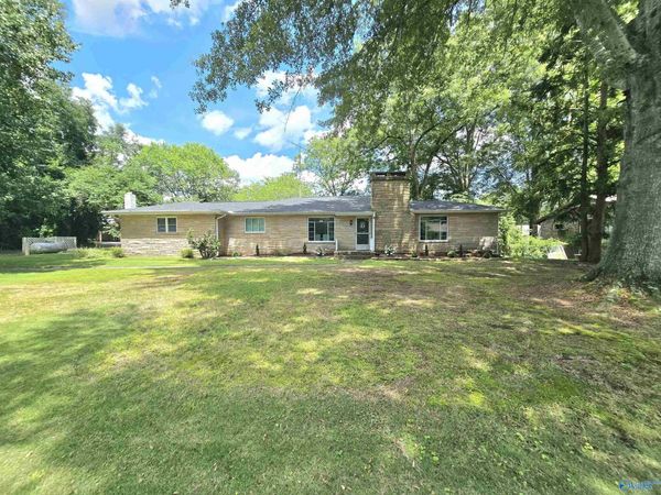 614 6th Street NE, Arab, AL 35016
