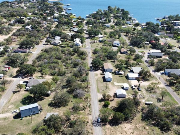 322 Hilldale DR, Granite Shoals, TX 78654