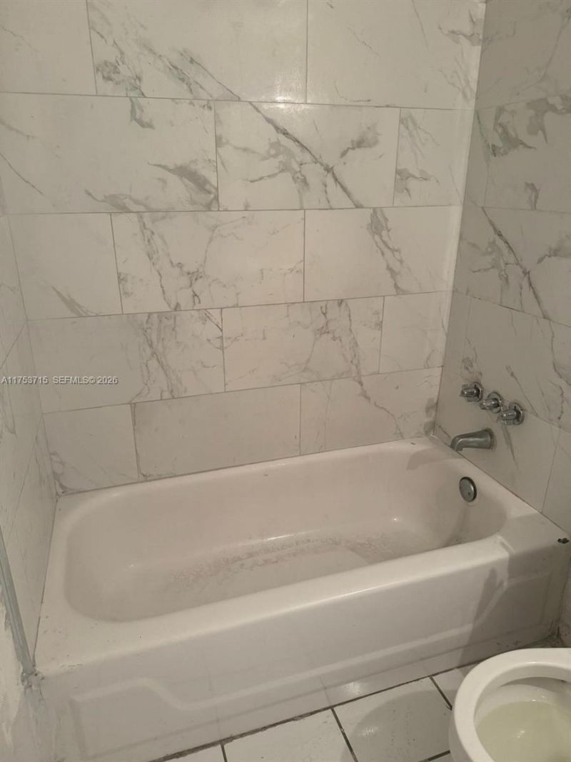 3710 NW 21st St, Unit 302, Lauderdale Lakes, FL 33311 Photo