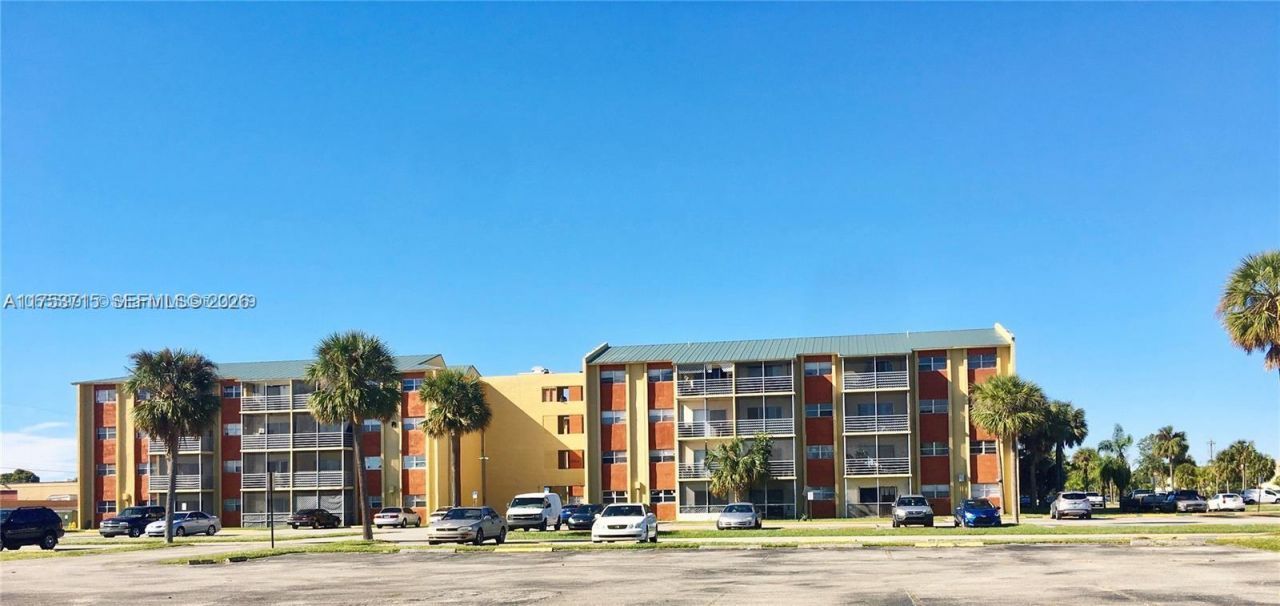 3710 NW 21st St, Unit 302, Lauderdale Lakes, FL 33311 Photo