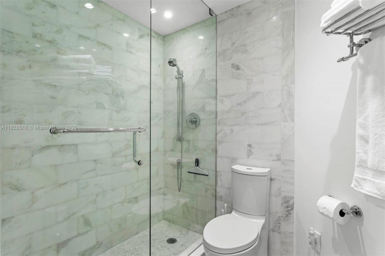 888 Brickell Key Dr, Unit 2606, Miami, FL 33131 Photo