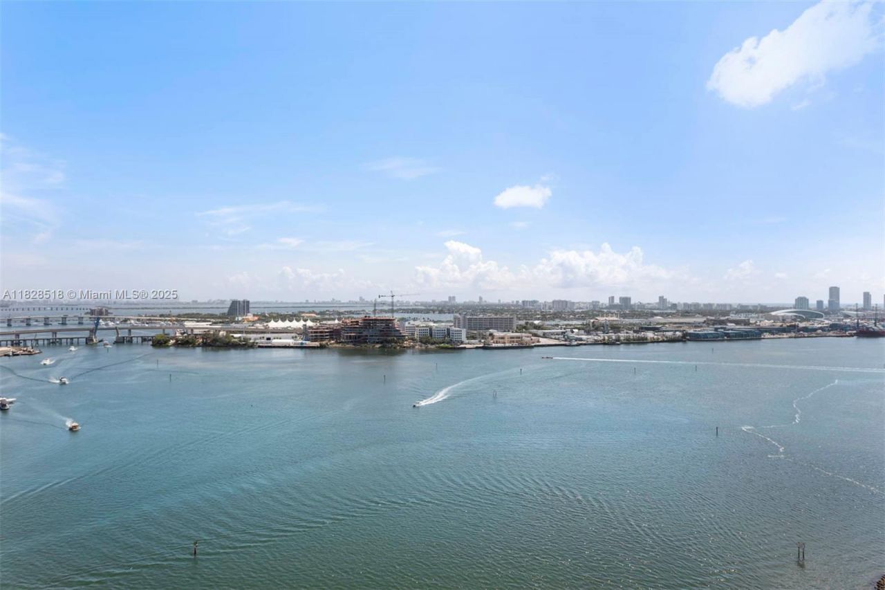 888 Brickell Key Dr, Unit 2606, Miami, FL 33131 Photo