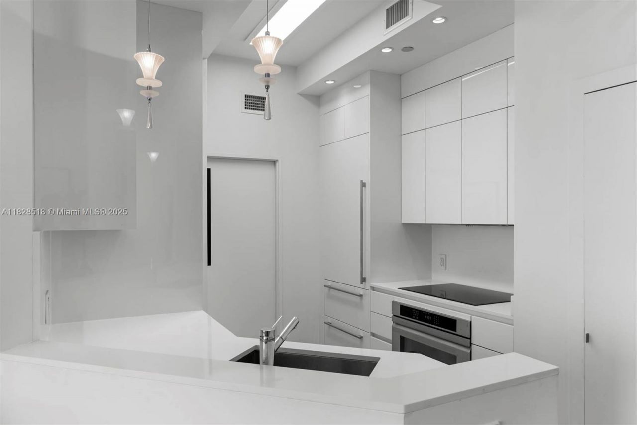 888 Brickell Key Dr, Unit 2606, Miami, FL 33131 Photo