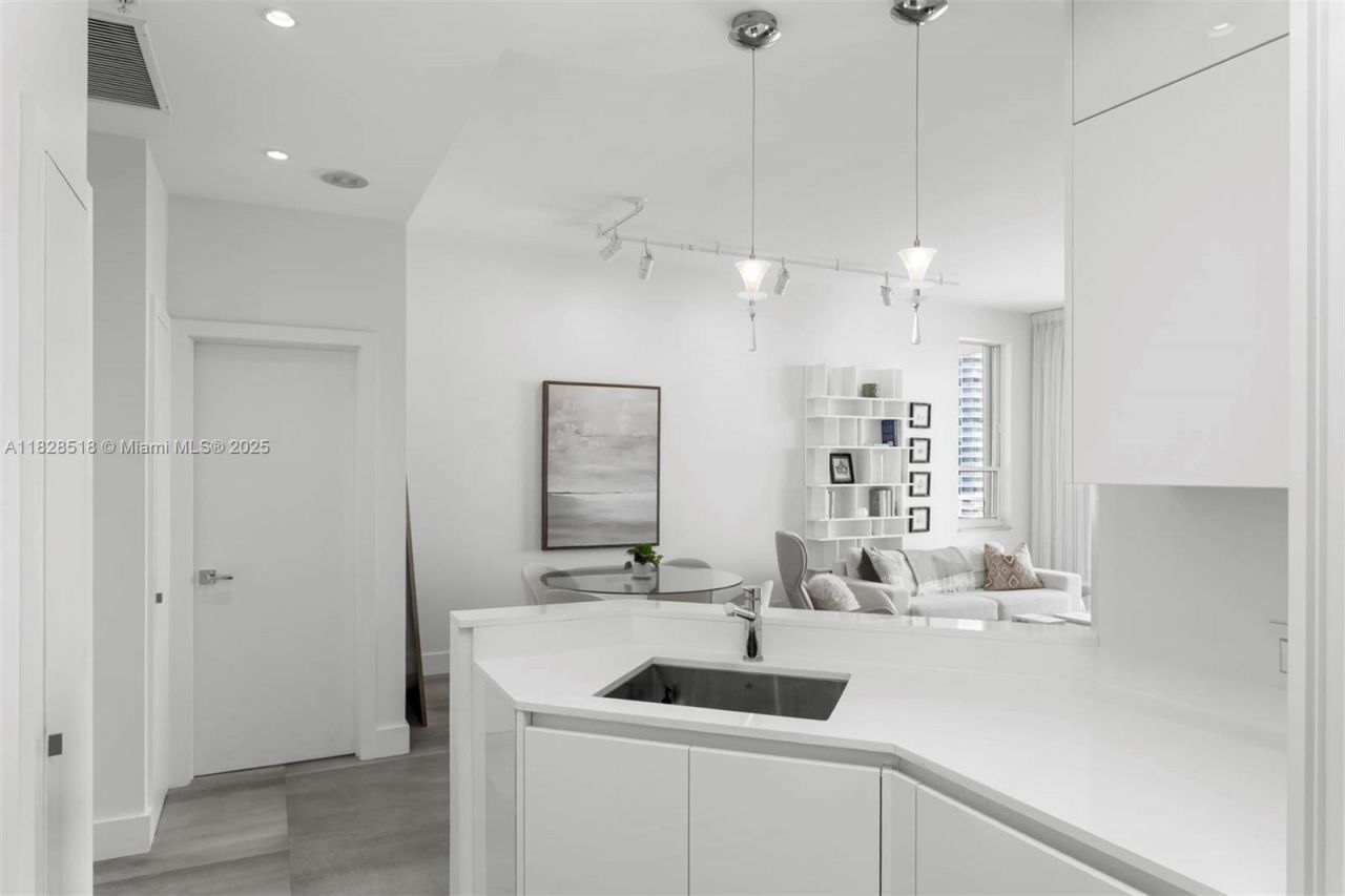 888 Brickell Key Dr, Unit 2606, Miami, FL 33131 Photo