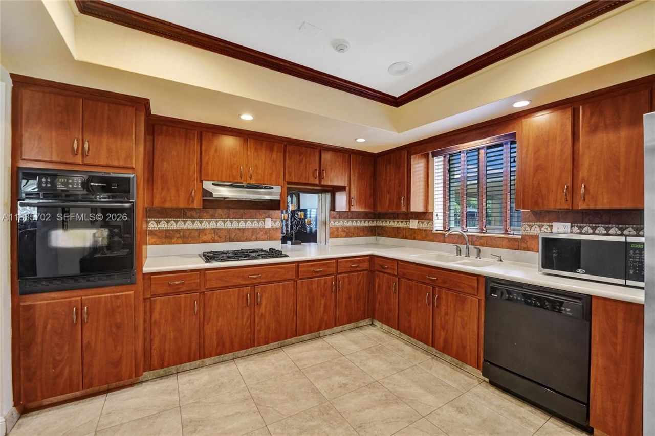 11000 NW 20th St, Pembroke Pines, FL 33026 Photo