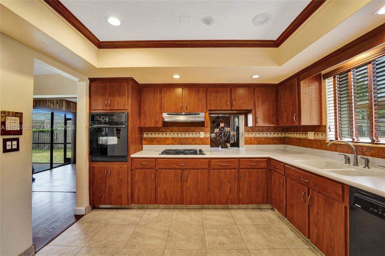 11000 NW 20th St, Pembroke Pines, FL 33026 Photo