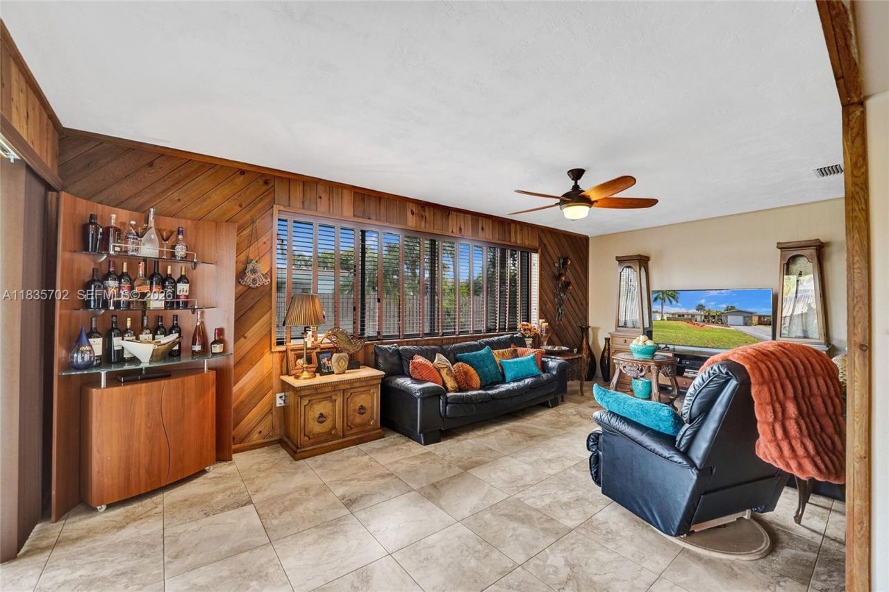 11000 NW 20th St, Pembroke Pines, FL 33026 Photo