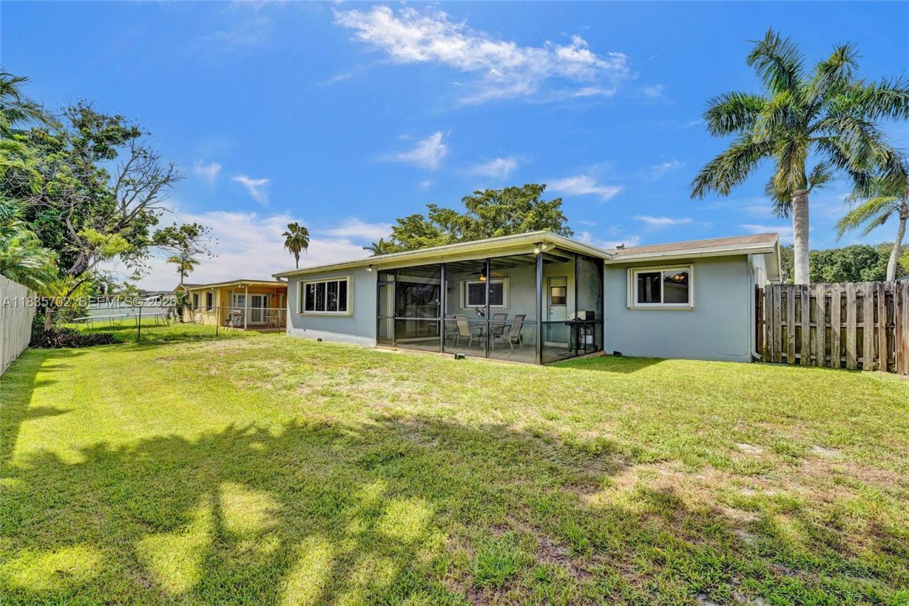 11000 NW 20th St, Pembroke Pines, FL 33026 Photo