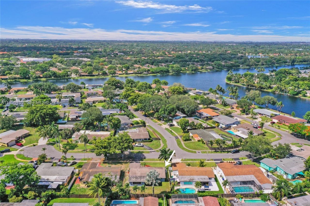 11000 NW 20th St, Pembroke Pines, FL 33026 Photo