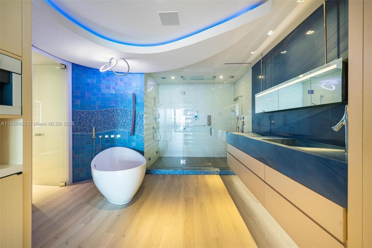 5959 Collins Ave, Unit 705, Miami Beach, FL 33140 Photo