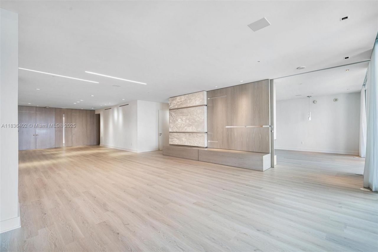 5959 Collins Ave, Unit 705, Miami Beach, FL 33140 Photo