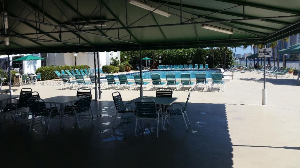 800 Parkview Dr, Unit 226, Hallandale Beach, FL 33009 Photo