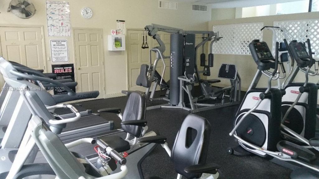 800 Parkview Dr, Unit 226, Hallandale Beach, FL 33009 Photo