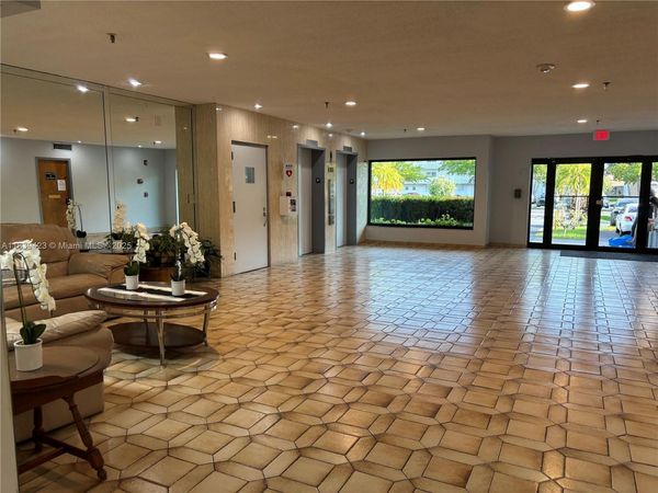 1301 NE 7th St, Unit 101, Hallandale Beach, FL 33009