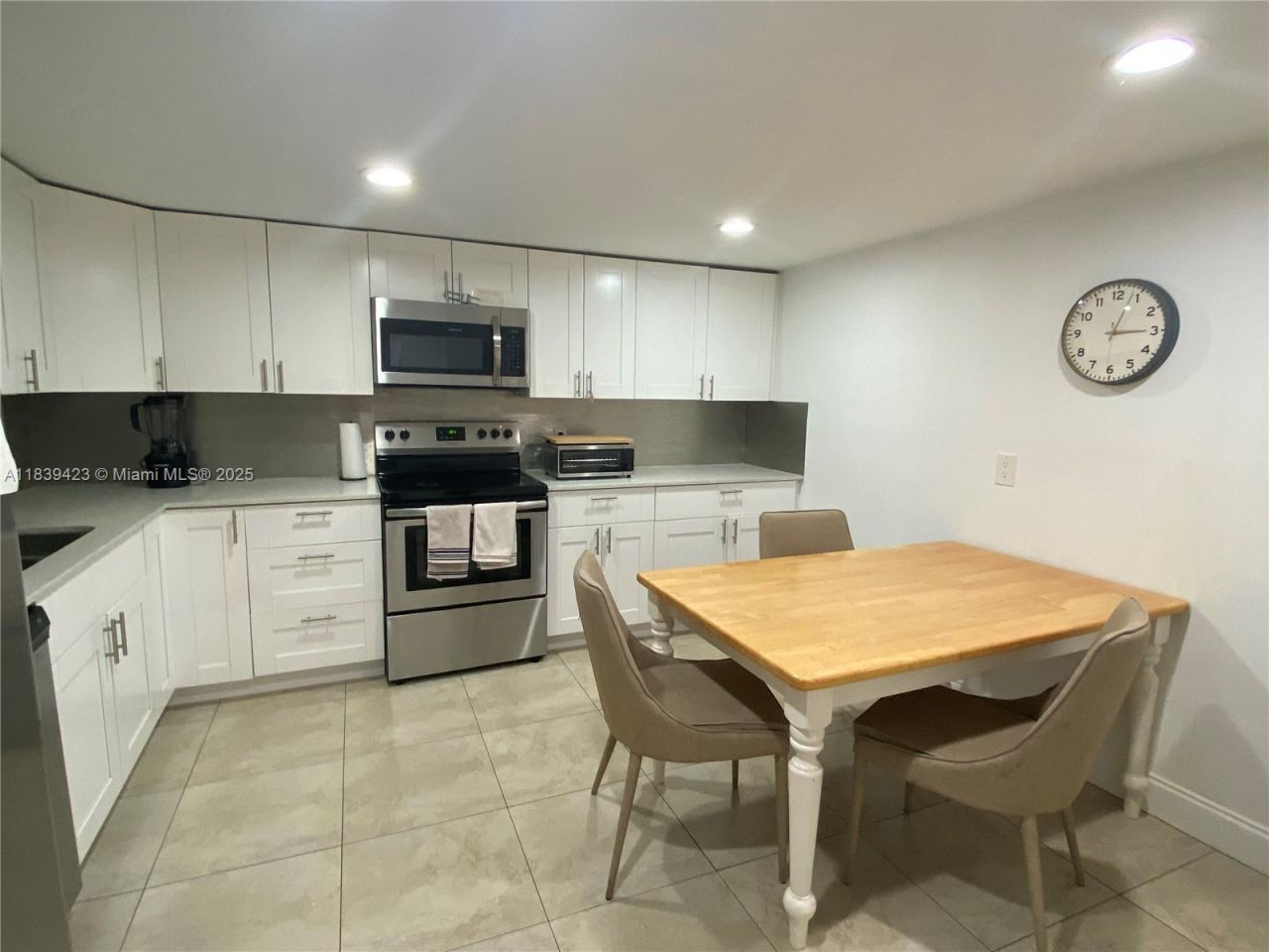 1301 NE 7th St, Unit 101, Hallandale Beach, FL 33009 Photo