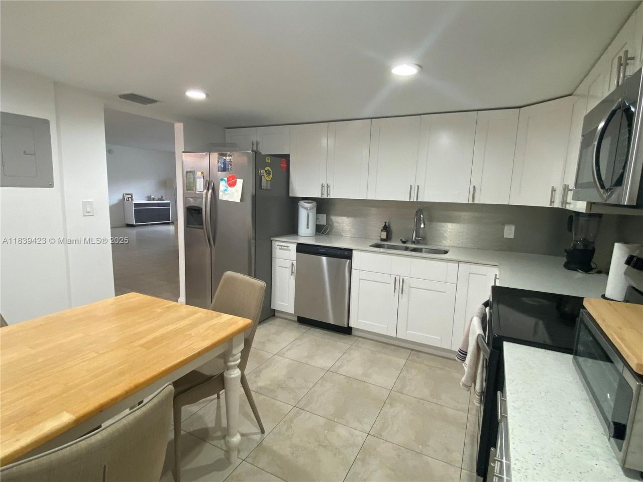 1301 NE 7th St, Unit 101, Hallandale Beach, FL 33009 Photo