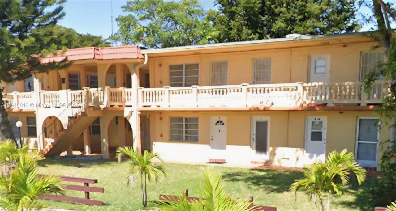 135 NE 202nd Ter, Unit N25, Miami Gardens, FL 33179 Photo