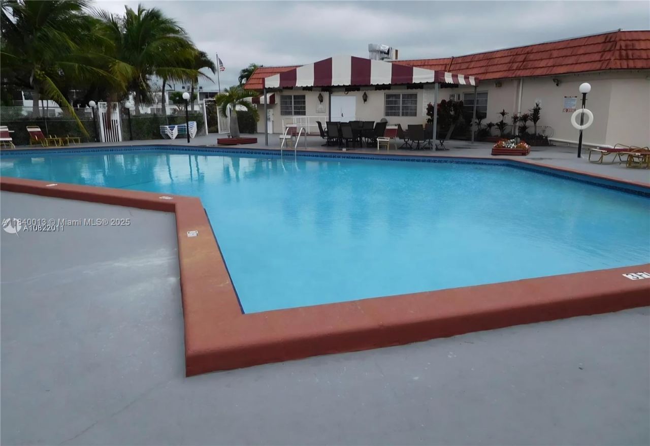 135 NE 202nd Ter, Unit N25, Miami Gardens, FL 33179 Photo