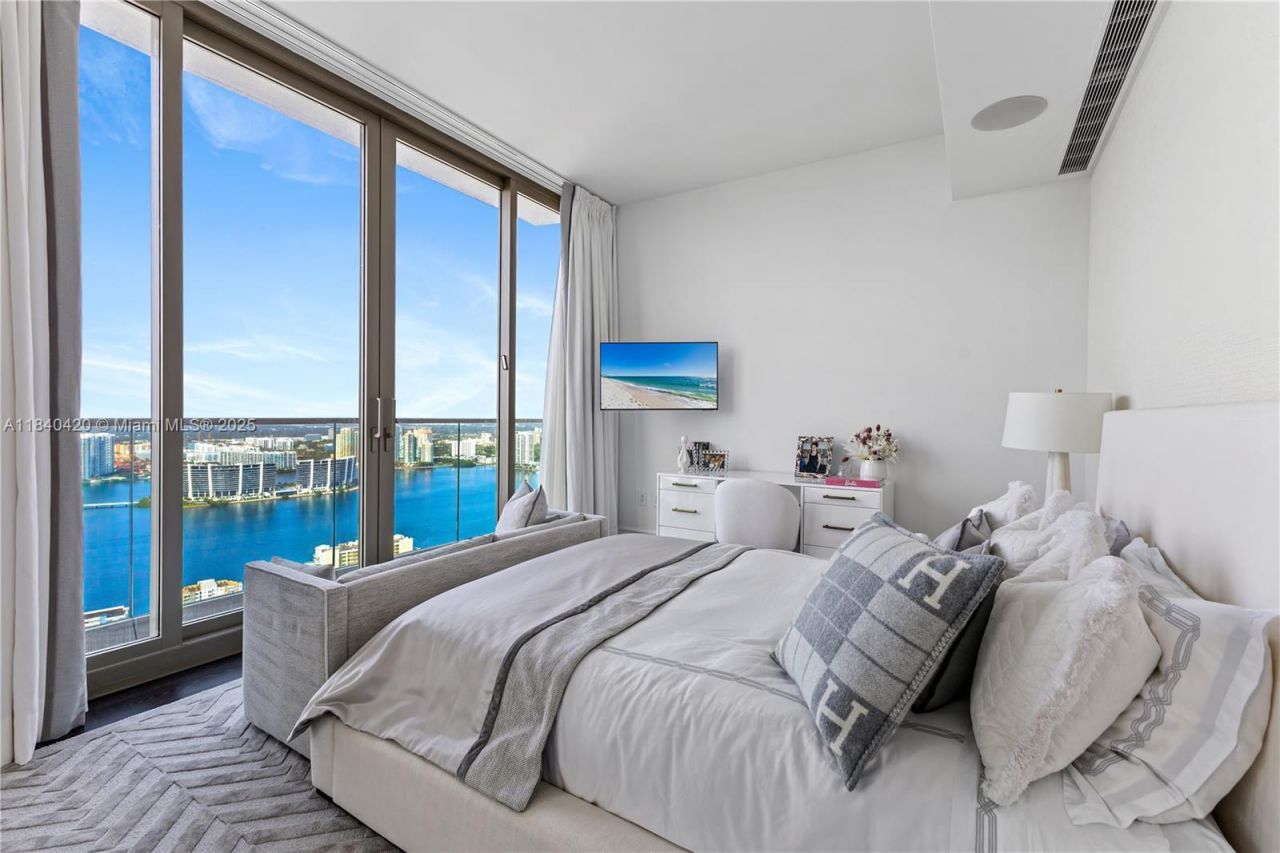 17901 Collins Ave, Unit TS4205, Sunny Isles Beach, FL 33160 Photo