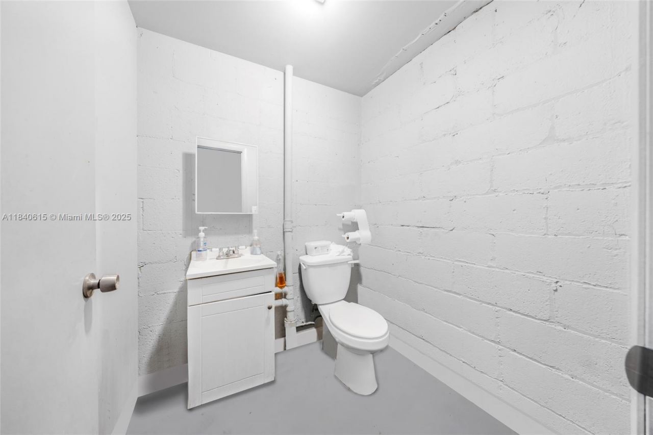 999 W Flagler St, Miami, FL 33130 Photo