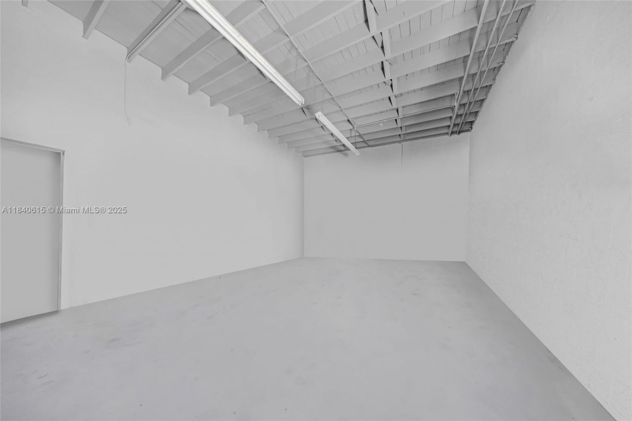 999 W Flagler St, Miami, FL 33130 Photo