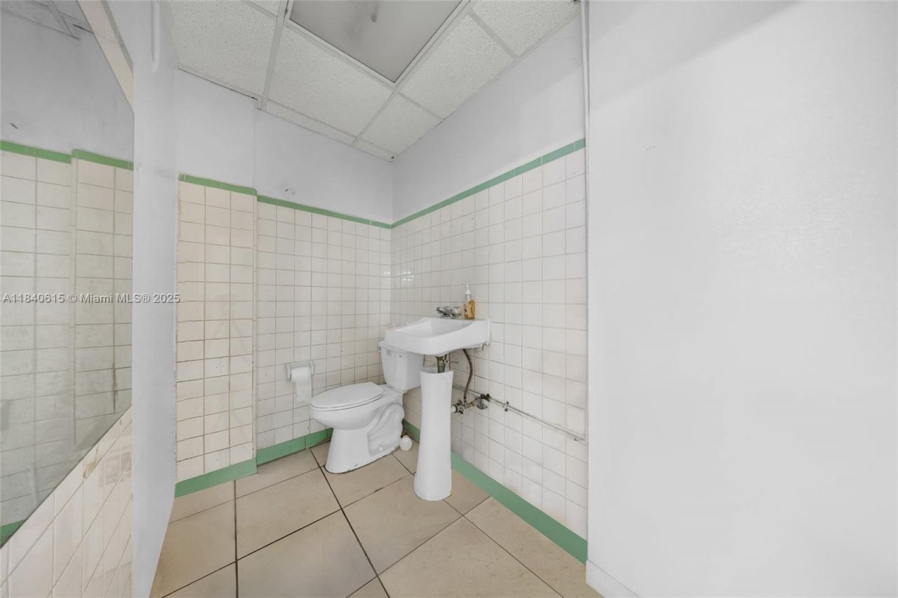 999 W Flagler St, Miami, FL 33130 Photo