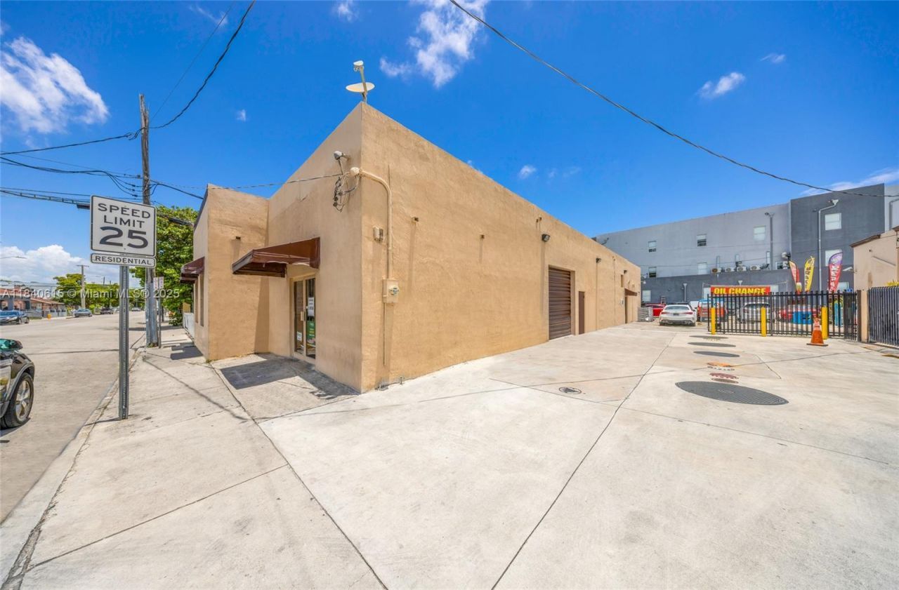 999 W Flagler St, Miami, FL 33130 Photo