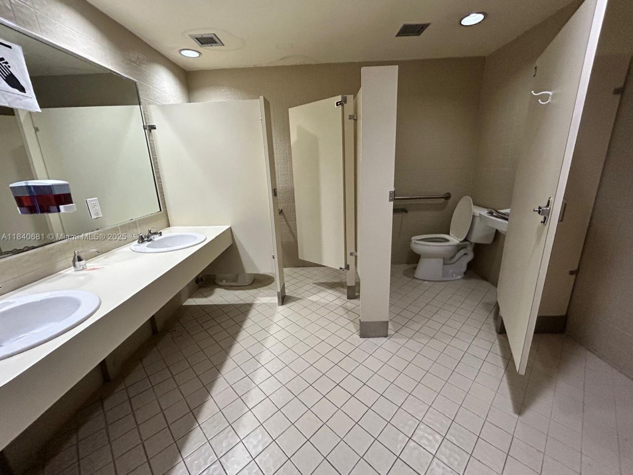 2650 Biscayne Blvd, Miami, FL 33137 Photo