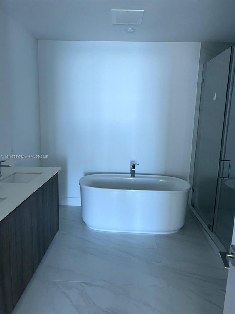 17550 Collins Ave, Unit 1004, Sunny Isles Beach, FL 33160 Photo