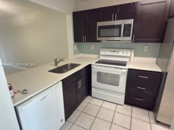 422 NE 210 CIR TER, Unit 103-1, Miami, FL 33179