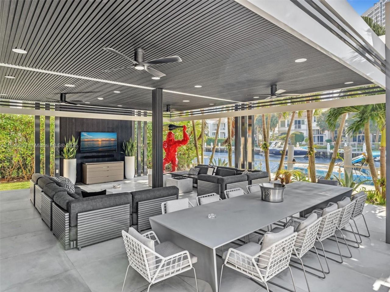 307 Holiday Dr, Hallandale Beach, FL 33009 Photo