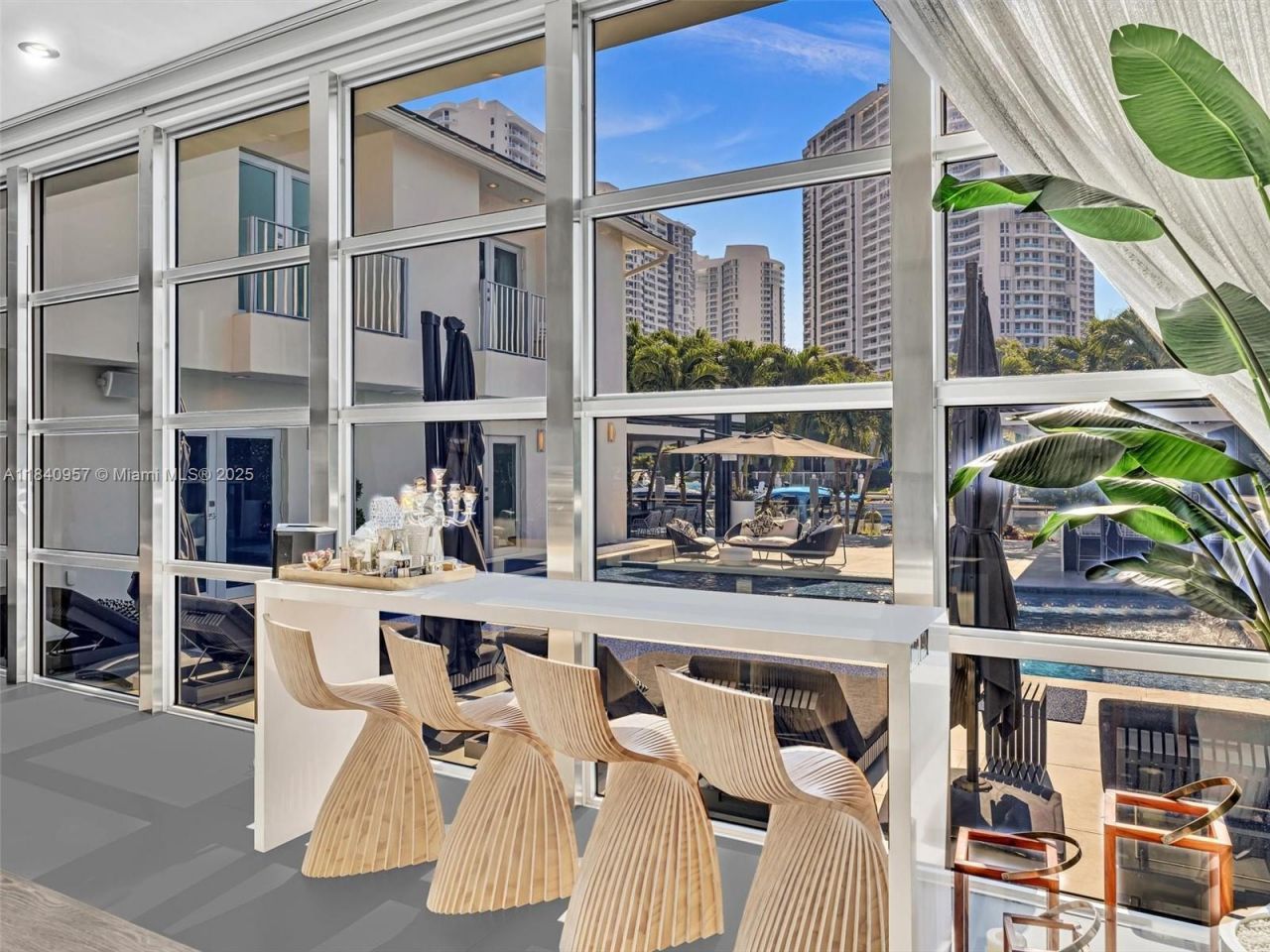 307 Holiday Dr, Hallandale Beach, FL 33009 Photo