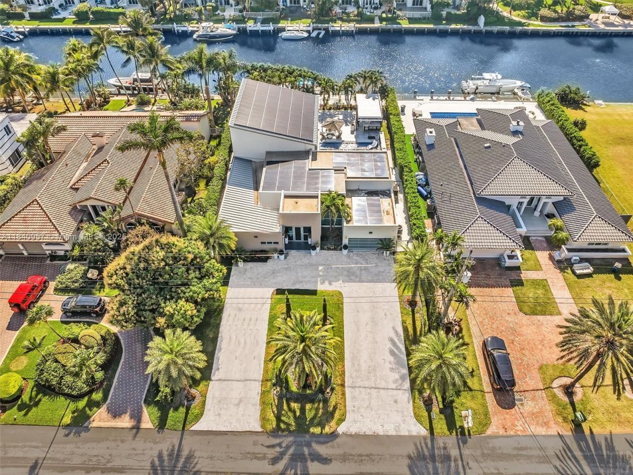 307 Holiday Dr, Hallandale Beach, FL 33009 Photo