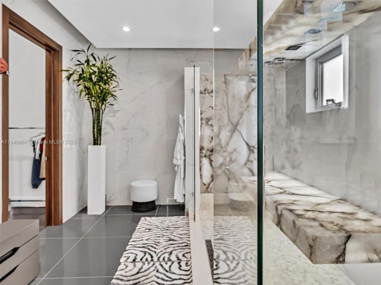 307 Holiday Dr, Hallandale Beach, FL 33009 Photo