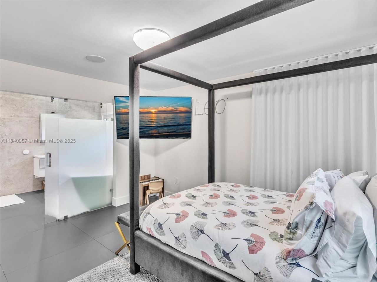 307 Holiday Dr, Hallandale Beach, FL 33009 Photo