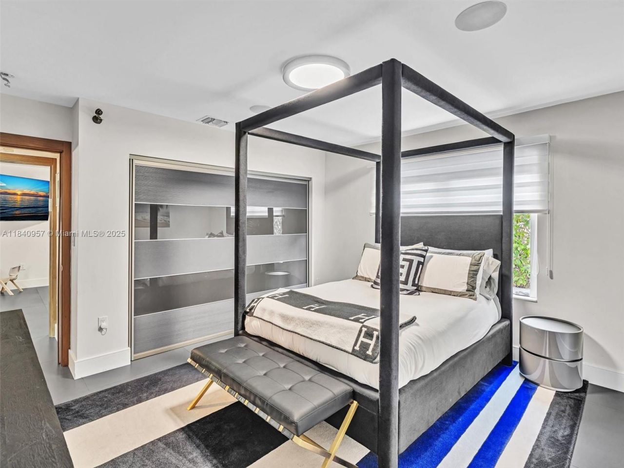 307 Holiday Dr, Hallandale Beach, FL 33009 Photo