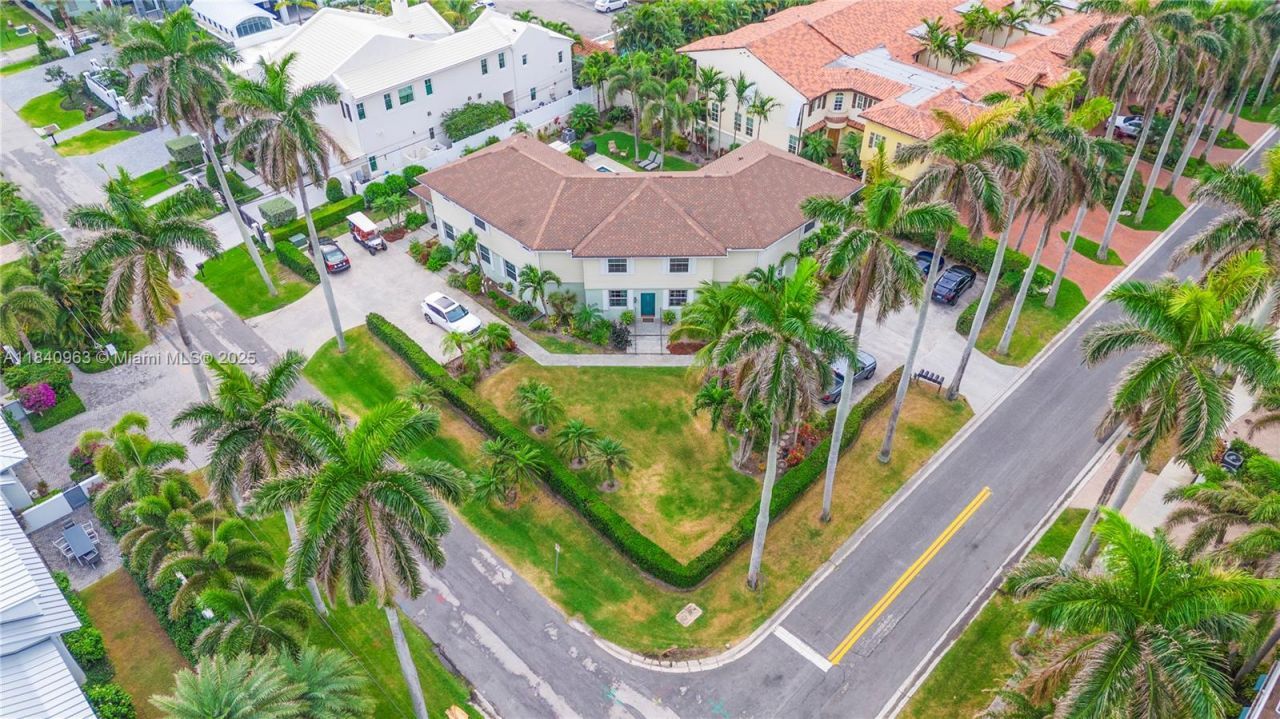 99 Seabreeze Ave, Unit 1, Delray Beach, FL 33483 Photo