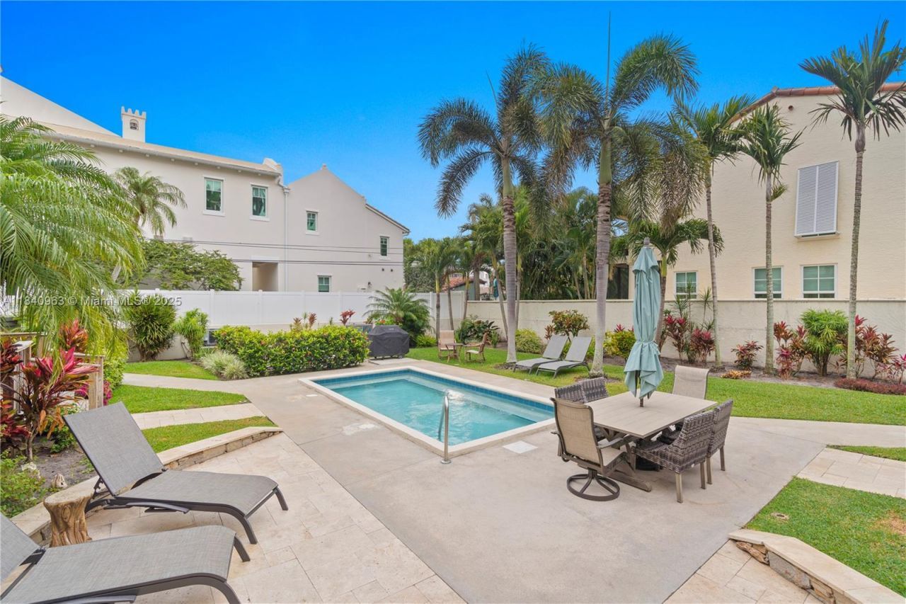 99 Seabreeze Ave, Unit 1, Delray Beach, FL 33483 Photo