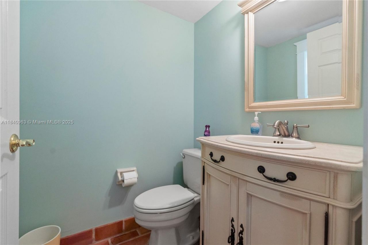 99 Seabreeze Ave, Unit 1, Delray Beach, FL 33483 Photo