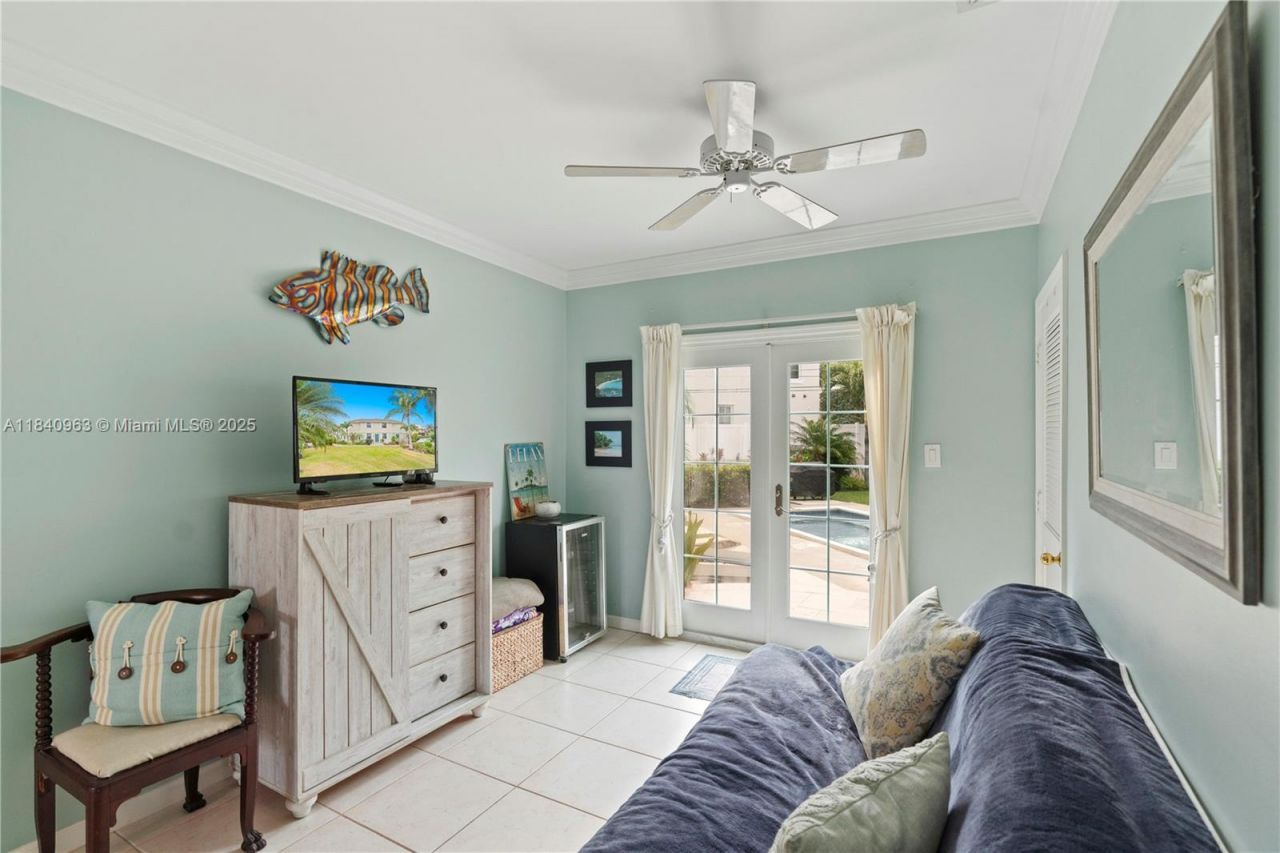 99 Seabreeze Ave, Unit 1, Delray Beach, FL 33483 Photo
