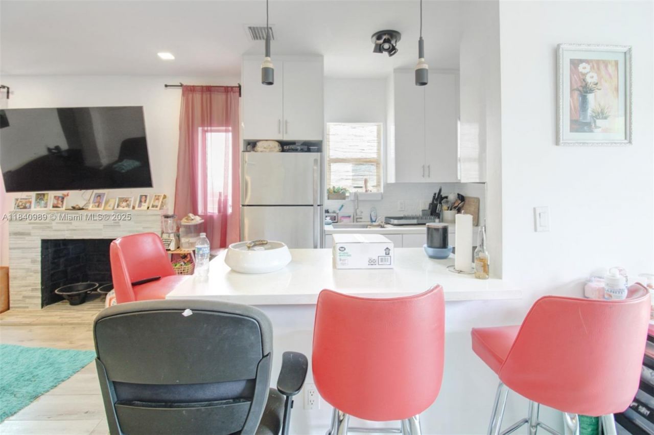 1745 NW 49th St, Miami, FL 33142 Photo