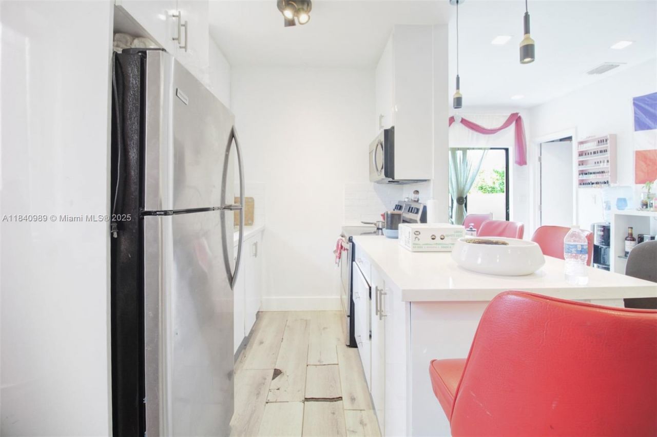 1745 NW 49th St, Miami, FL 33142 Photo