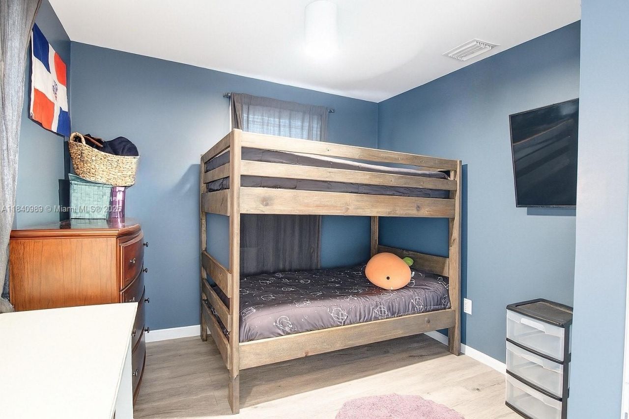 1745 NW 49th St, Miami, FL 33142 Photo